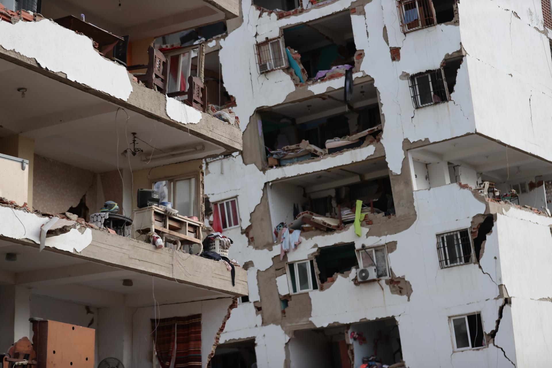 Destruction and response work after the earthquake